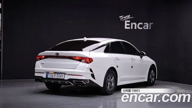 Kia K5 2021 — Şəkil 23/34