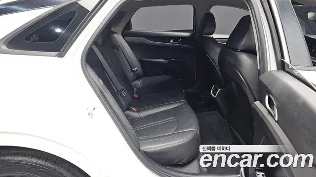 Kia K5 2021 — Şəkil 25/34