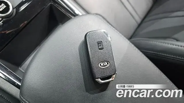 Kia K5 2021 — Şəkil 22/34