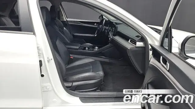 Kia K5 2021 — Şəkil 17/34