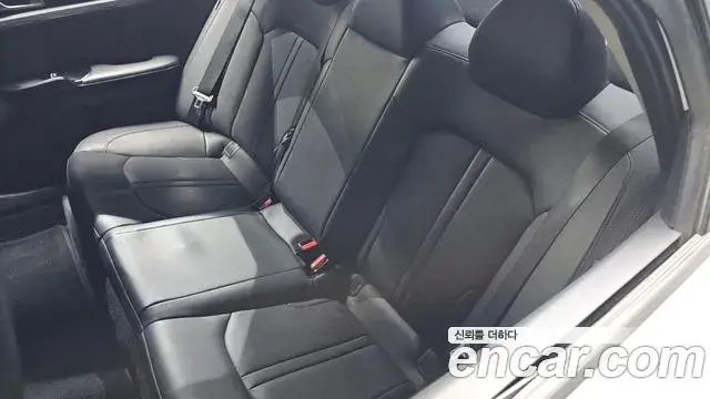 Kia K5 2021 — Şəkil 16/34