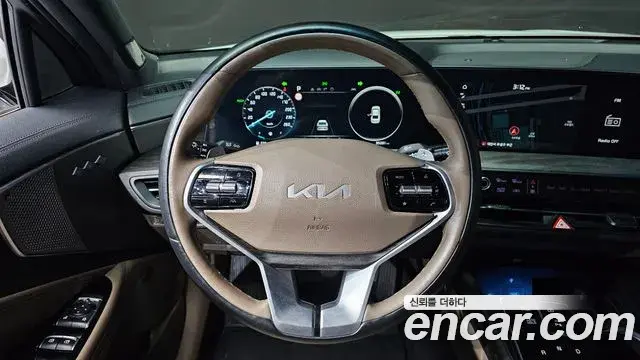 Kia K8 2022 — Photo 8/32