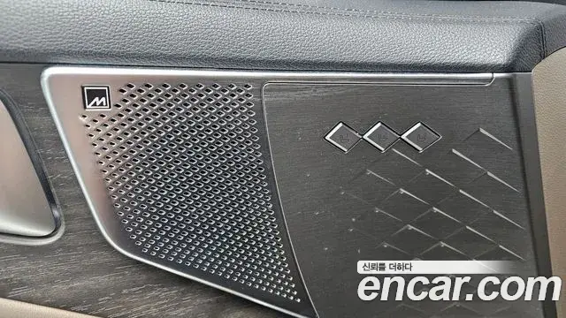 Kia K8 2022 — Photo 11/32