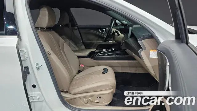 Kia K8 2022 — Photo 6/32