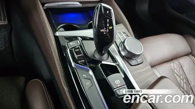 BMW 5 Series 2019 — Фото 9/20