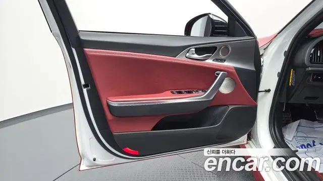 Kia Stinger 2020 — Photo 32/34