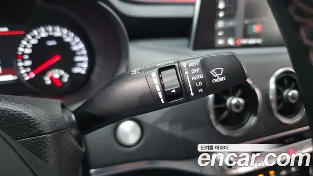 Kia Stinger 2020 — Photo 10/34