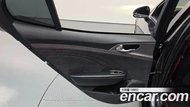 Kia Stinger Meister 2022 — ფოტო 8/30