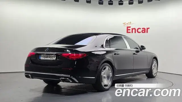 Mercedes-Benz S-Class 2021 — Photo 8/20