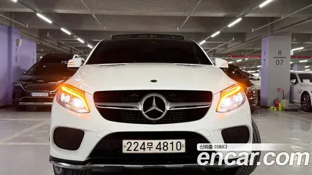 Mercedes-Benz GLE-Class 2018 — Şəkil 15/20