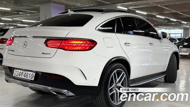 Mercedes-Benz GLE-Class 2018 — Şəkil 16/20