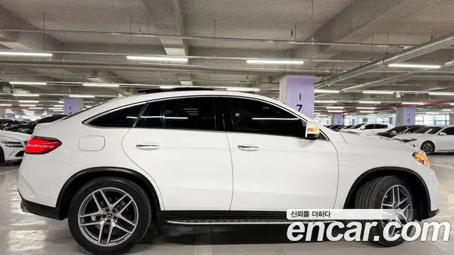 Mercedes-Benz GLE-Class 2018 — Şəkil 19/20