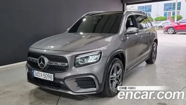 Mercedes-Benz GLB-Class 2024 — Фото 2/18