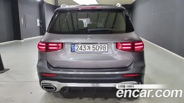 Mercedes-Benz GLB-Class 2024 — Фото 4/18