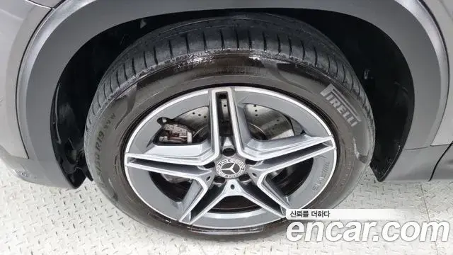 Mercedes-Benz GLB-Class 2024 — Фото 5/18
