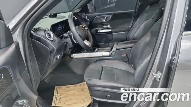 Mercedes-Benz GLB-Class 2024 — Фото 10/18