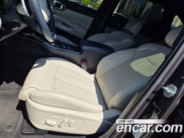 Kia Sorento 2021 — Фото 8/20