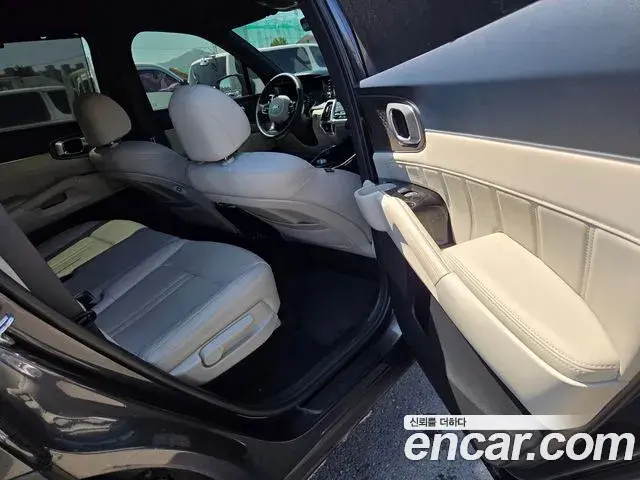 Kia Sorento 2021 — Фото 16/20