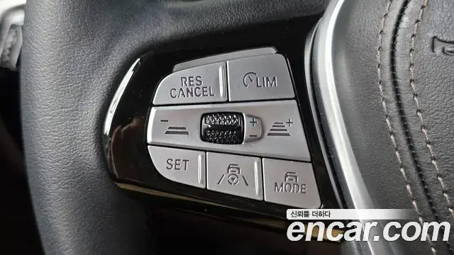 BMW 5 Series 2023 — Фото 18/20