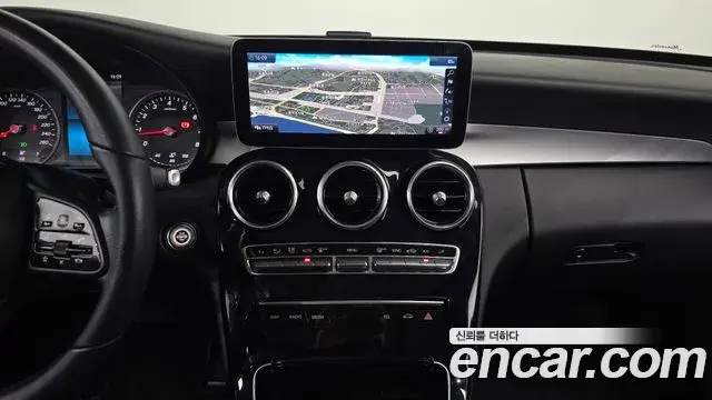 Mercedes-Benz C-Class 2019 — Фото 14/20