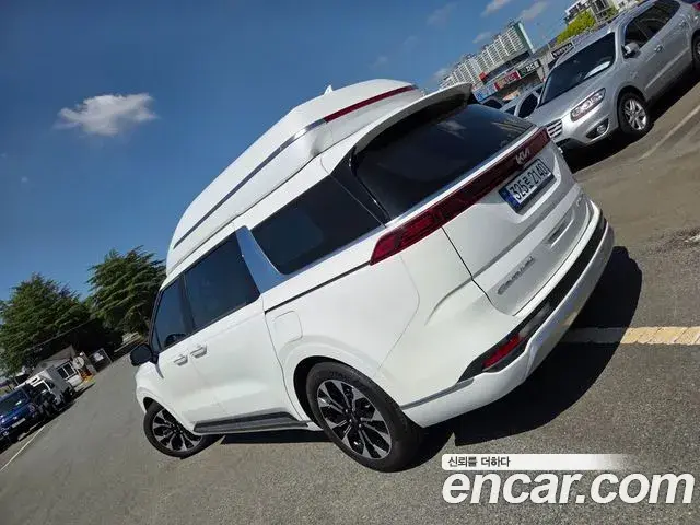 Kia Carnival 2021 — Фото 1/20