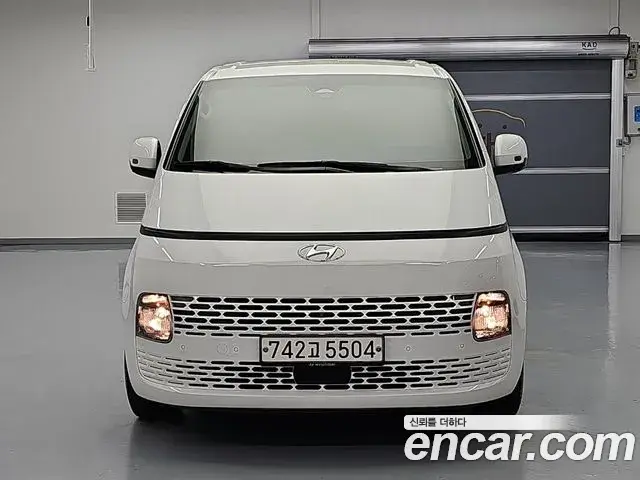 Hyundai Staria 2021 — Фото 18/18