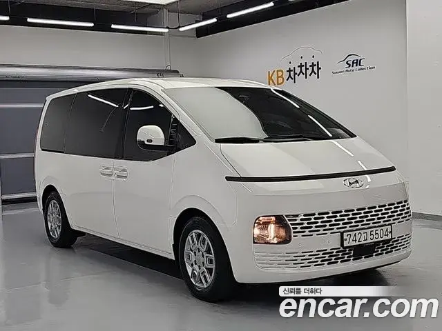 Hyundai Staria 2021 — Фото 3/18