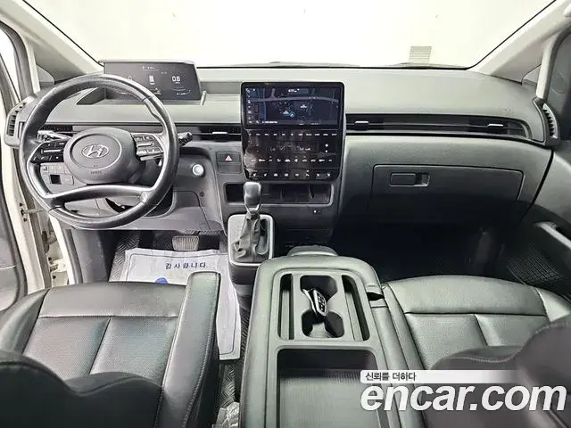 Hyundai Staria 2021 — Фото 9/18