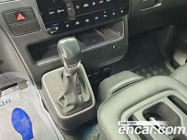 Hyundai Staria 2021 — Фото 6/18