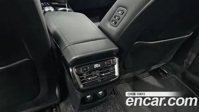 Kia K8 2021 — ფოტო 25/34