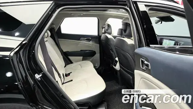 Kia Sportage 2023 — Фото 12/20