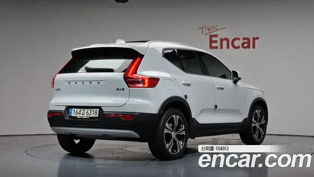 Volvo XC40 2021 — Photo 38/40