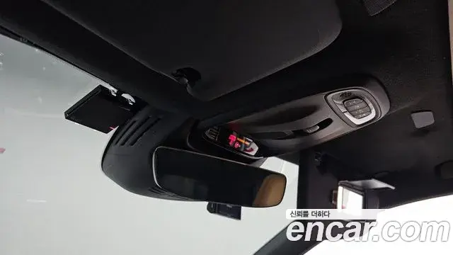 Volvo XC40 2021 — Photo 20/40