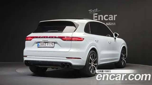 Porsche Cayenne 2023 — Фото 1/20