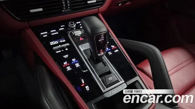 Porsche Cayenne 2023 — Фото 8/20