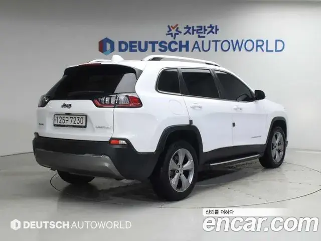 Jeep Cherokee 2020 — Фото 2/20
