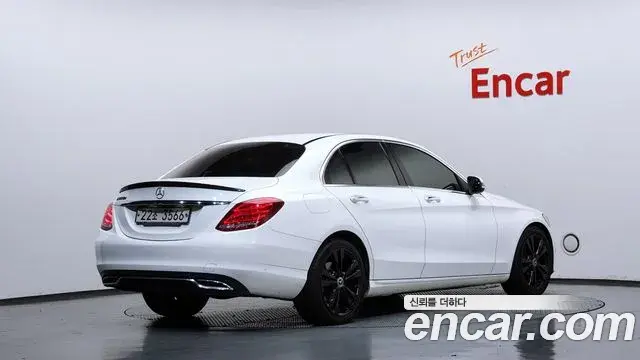 Mercedes-Benz C-Class 2018 — Фото 2/20