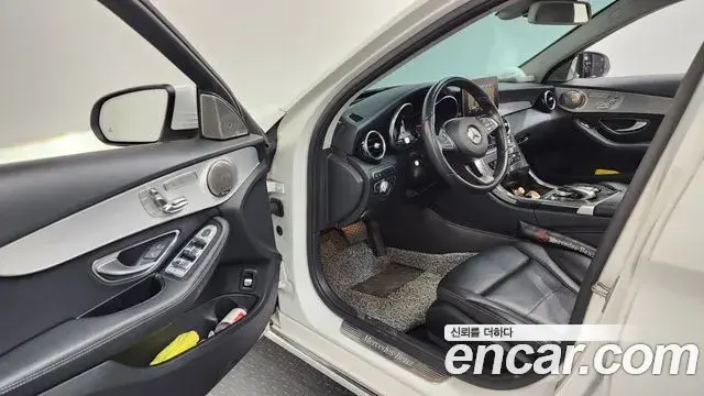 Mercedes-Benz C-Class 2018 — Фото 10/20