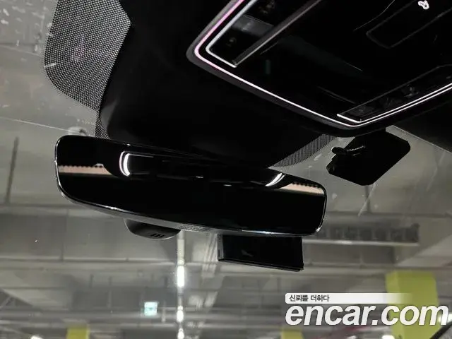 Audi A8 2020 — Фото 18/20