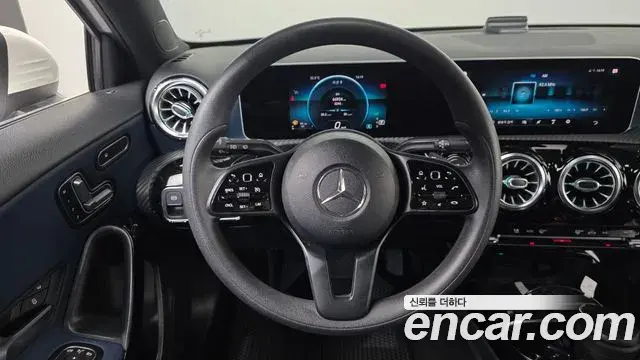 Mercedes-Benz A-Class 2019 — Фото 14/20