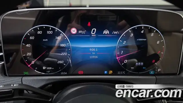 Mercedes-Benz E-Class 2025 — Фото 8/20