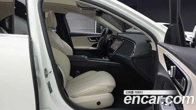 Mercedes-Benz E-Class 2025 — Фото 11/20