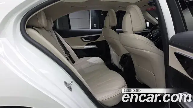 Mercedes-Benz E-Class 2025 — Фото 12/20