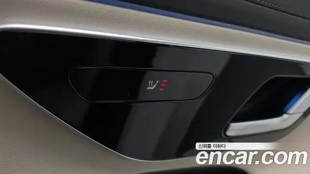 Mercedes-Benz E-Class 2025 — Фото 19/20
