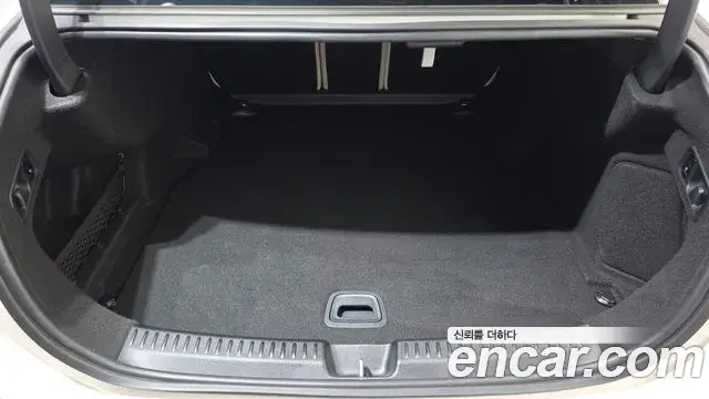 Mercedes-Benz E-Class 2025 — Фото 20/20