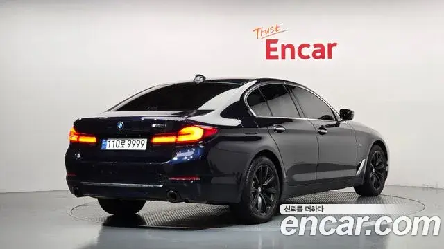 BMW 5 Series 2018 — Фото 2/20