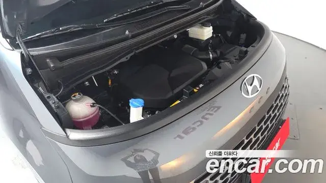 Hyundai Staria 2023 — Фото 6/20