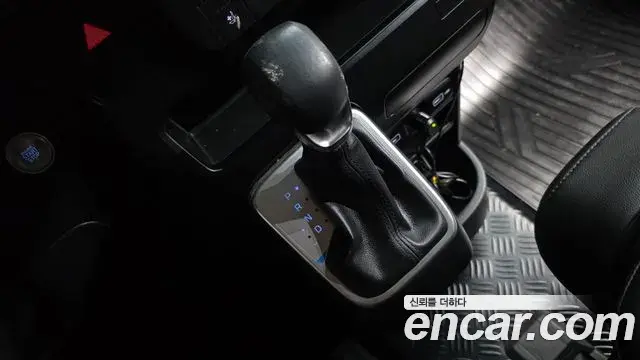 Hyundai Staria 2023 — Фото 8/20