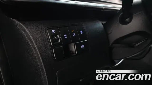 Hyundai Staria 2023 — Фото 19/20