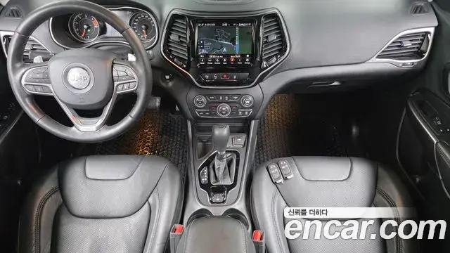 Jeep Cherokee 2021 — Фото 7/20